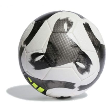 Piłka nożna adidas Tiro Match Sztuczna nawierzchnia HT2423